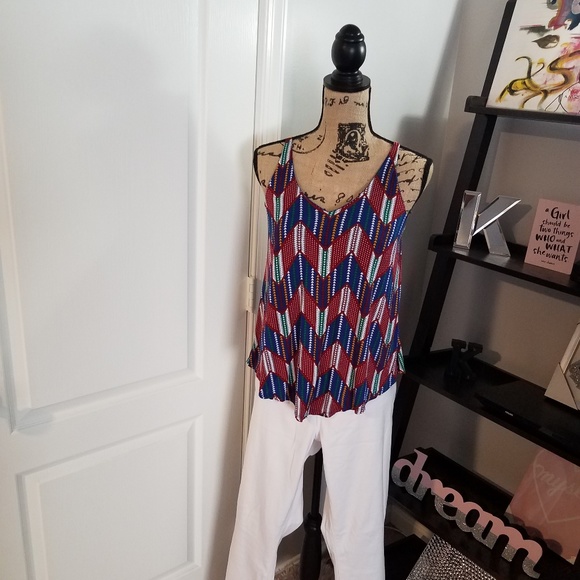 Multi-color Sleeveless Top - Picture 2 of 3
